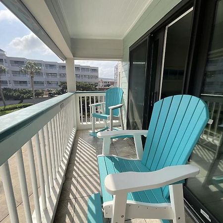 Sun Splashed Condo! Steps To Beach And 2 Pools Galveston Island Esterno foto