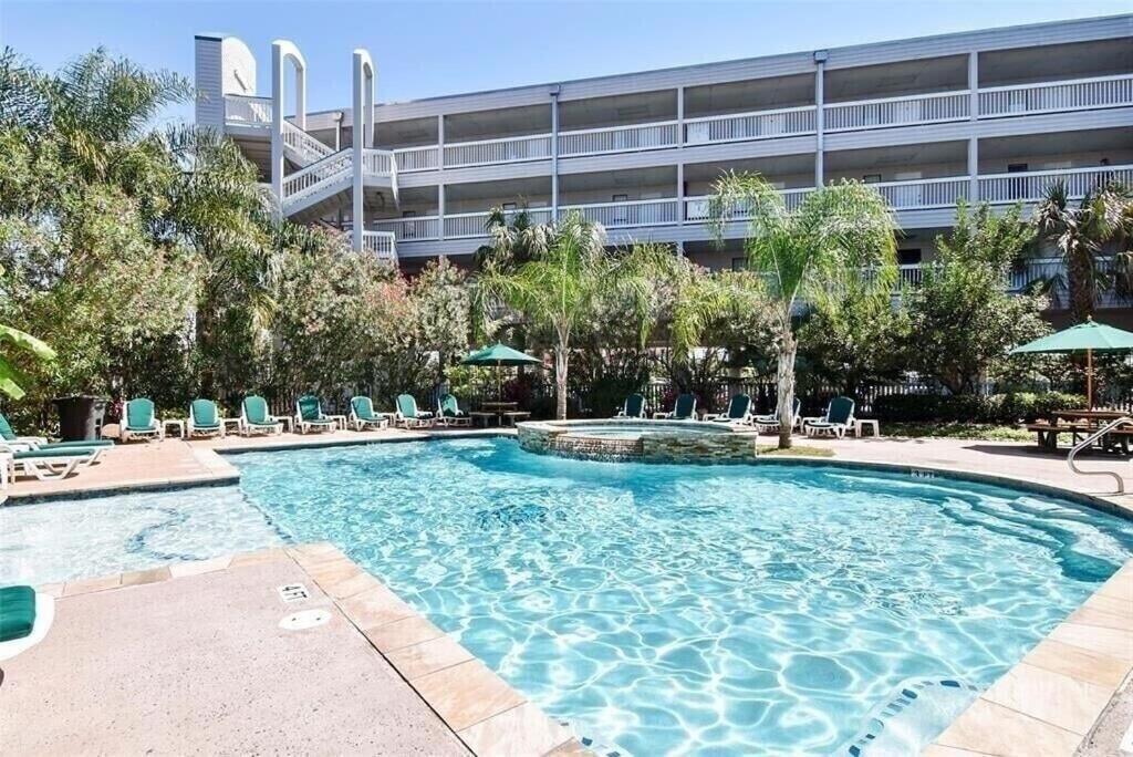 Sun Splashed Condo! Steps To Beach And 2 Pools Galveston Island Esterno foto